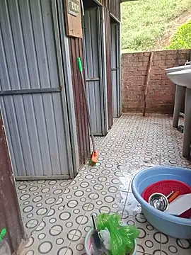 Snapshot of Helen-Tran chatting on November 25, 2025, 6:02 am Helen-Tran online show from November 25, 2025, 6:02 am