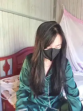 Snapshot of Helen-Tran chatting on February 7, 2026, 4:38 am Helen-Tran online show from February 7, 2026, 4:38 am