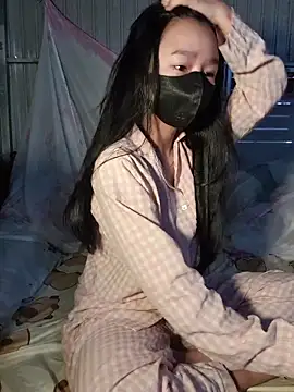 Snapshot of Helen-Tran chatting on February 14, 2026, 2:41 am Helen-Tran online show from February 14, 2026, 2:41 am