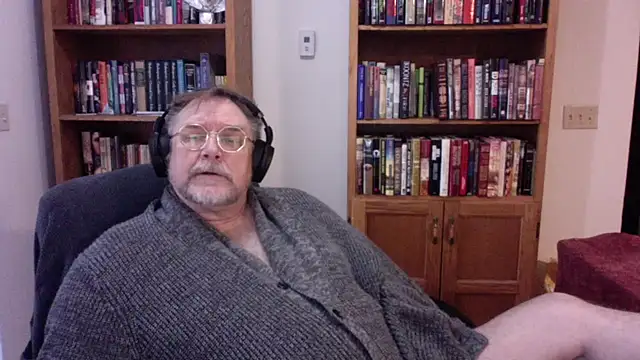 Snapshot of Vinyl22@xh chatting on March 1, 2026, 8:44 pm Vinyl22xh online show from March 1, 2026, 8:44 pm