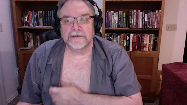 Snapshot of Vinyl22@xh chatting on March 5, 2026, 1:23 am Vinyl22xh online show from March 5, 2026, 1:23 am