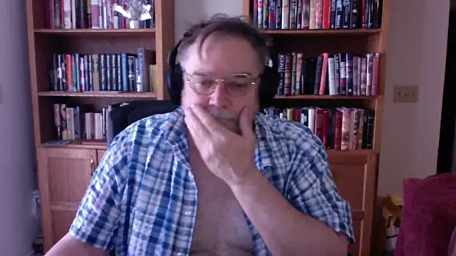 Snapshot of Vinyl22@xh chatting on March 8, 2026, 7:50 pm Vinyl22xh online show from March 8, 2026, 7:50 pm