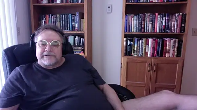 Snapshot of Vinyl22@xh chatting on April 4, 2026, 3:09 pm Vinyl22xh online show from April 4, 2026, 3:09 pm