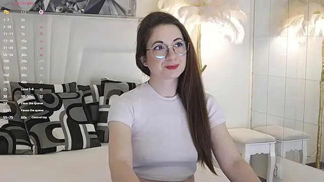 JennaClover online show from May 8, 2026, 5:02 am