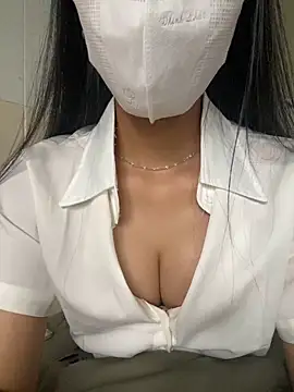 Linh247380 online show from October 11, 2025, 4:01 am