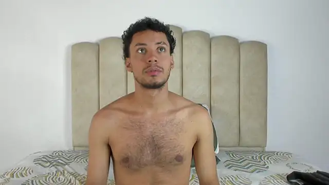 Snapshot of aroncooper1 chatting on October 9, 2025, 1:31 pm aroncooper1 online show from October 9, 2025, 1:31 pm