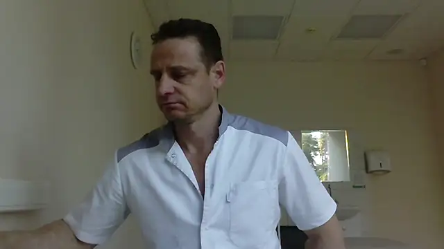 Snapshot of Freeze_Fire chatting on October 2, 2025, 5:25 am Freeze Fire online show from October 2, 2025, 5:25 am