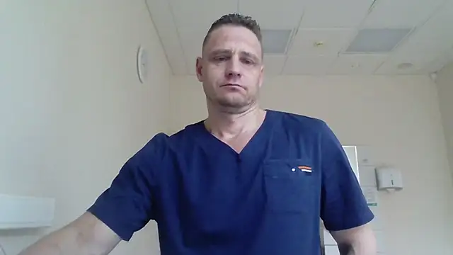 Snapshot of Freeze_Fire chatting on October 18, 2025, 5:21 am Freeze Fire online show from October 18, 2025, 5:21 am