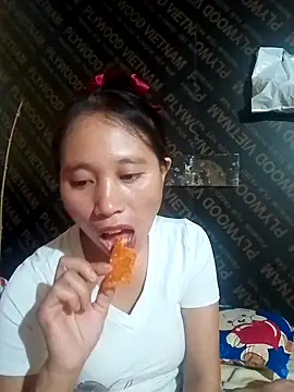 ruby-00 online show from October 11, 2025, 5:00 pm