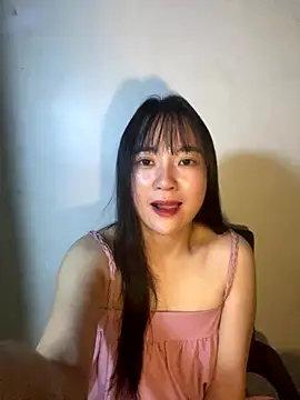 Snapshot of Be_xinh chatting on October 8, 2025, 3:53 pm Be xinh online show from October 8, 2025, 3:53 pm