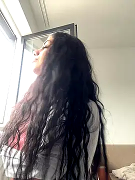 Snapshot of AylinHazellx chatting on October 12, 2025, 12:04 pm AylinHazellx online show from October 12, 2025, 12:04 pm