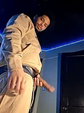 Snapshot of Painstickwes chatting on March 8, 2026, 9:07 pm Painstickwes online show from March 8, 2026, 9:07 pm