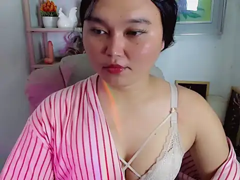 Eyes-on-me online show from June 11, 2026, 1:05 am