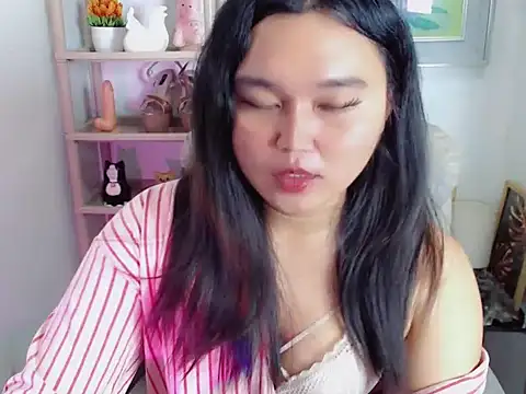Eyes-on-me online show from June 11, 2026, 2:53 am