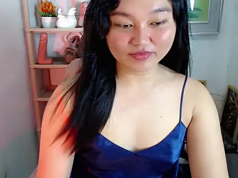 Eyes-on-me online show from June 15, 2026, 4:47 am