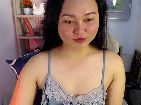 Eyes-on-me online show from June 28, 2026, 7:42 pm