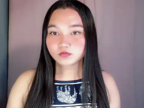 Eyes-on-me online show from August 7, 2026, 5:26 pm