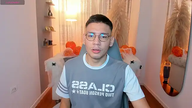 Snapshot of marcuswildx chatting on October 3, 2025, 12:46 pm marcuswildx online show from October 3, 2025, 12:46 pm