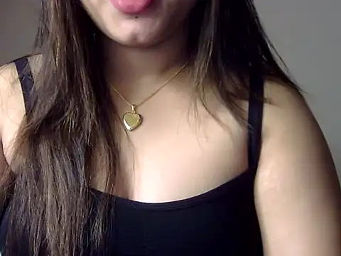 Aaliya02 online show from October 18, 2025, 12:28 pm