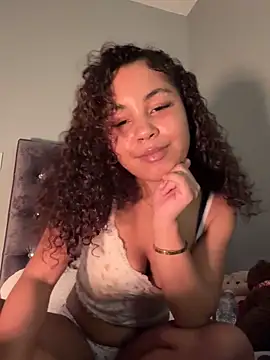 Snapshot of OliviaAshhh chatting on November 8, 2025, 10:41 pm OliviaAshhh online show from November 8, 2025, 10:41 pm