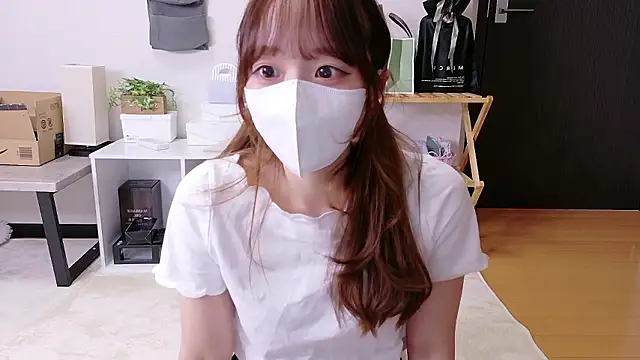 Snapshot of saku_sakura_ chatting on October 6, 2025, 1:08 pm saku sakura online show from October 6, 2025, 1:08 pm