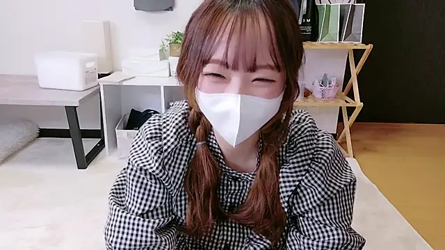 Snapshot of saku_sakura_ chatting on October 28, 2025, 12:52 pm saku sakura online show from October 28, 2025, 12:52 pm