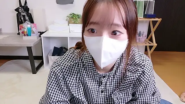 Snapshot of saku_sakura_ chatting on November 8, 2025, 10:59 am saku sakura online show from November 8, 2025, 10:59 am