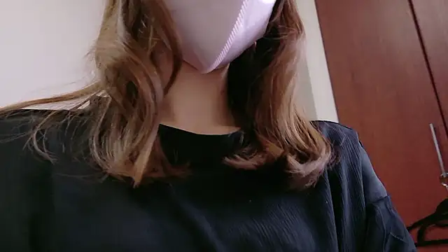 Snapshot of saku_sakura_ chatting on November 10, 2025, 1:10 pm saku sakura online show from November 10, 2025, 1:10 pm