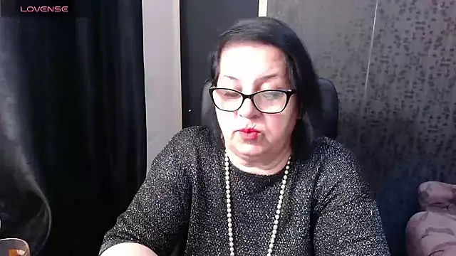 MissSanjanne online show from May 18, 2026, 4:07 am