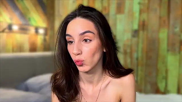 Snapshot of Elliizabeth chatting on October 25, 2025, 7:05 am Elliizabeth online show from October 25, 2025, 7:05 am