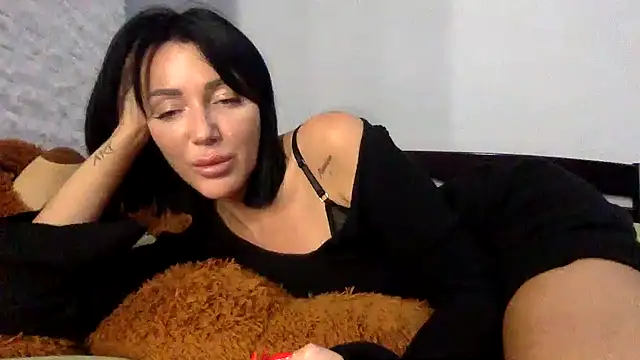 Veymoria online show from October 8, 2025, 11:13 pm