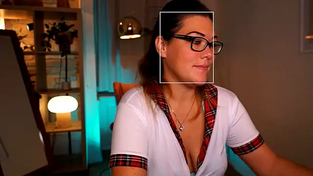 mrs fllowerr online show from October 7, 2025, 4:48 pm