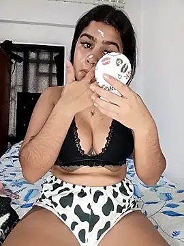 Sashalana online show from October 2, 2025, 12:45 pm