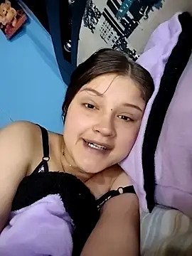 Krystal Heartss online show from March 21, 2026, 11:48 am