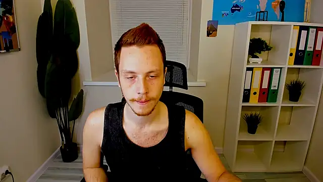 Snapshot of LeoMooree chatting on October 20, 2025, 4:07 pm LeoMooree online show from October 20, 2025, 4:07 pm