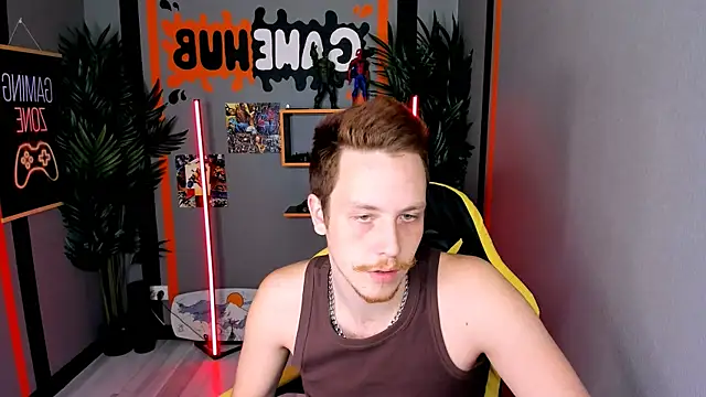 Snapshot of LeoMooree chatting on October 27, 2025, 3:38 pm LeoMooree online show from October 27, 2025, 3:38 pm