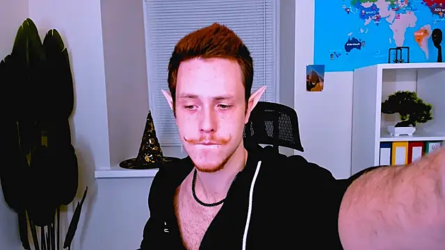 Snapshot of LeoMooree chatting on October 30, 2025, 4:52 pm LeoMooree online show from October 30, 2025, 4:52 pm