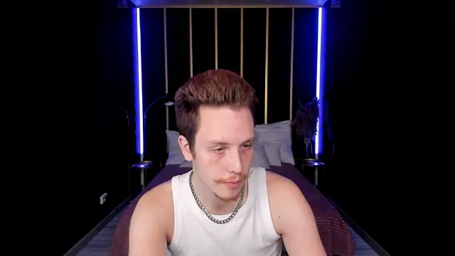 Snapshot of LeoMooree chatting on November 7, 2025, 9:48 pm LeoMooree online show from November 7, 2025, 9:48 pm