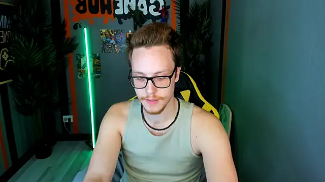 Snapshot of LeoMooree chatting on November 14, 2025, 3:49 am LeoMooree online show from November 14, 2025, 3:49 am