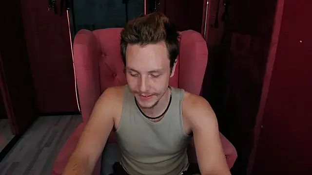 Snapshot of LeoMooree chatting on November 14, 2025, 3:55 pm LeoMooree online show from November 14, 2025, 3:55 pm