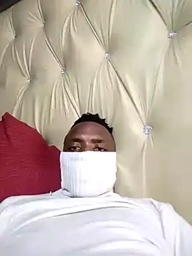 Snapshot of Thathazonke123 chatting on October 1, 2025, 11:05 am Thathazonke123 online show from October 1, 2025, 11:05 am