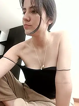 Snapshot of annroussse chatting on October 20, 2025, 6:08 pm annroussse online show from October 20, 2025, 6:08 pm