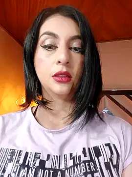 Snapshot of LlianneDiamond1 chatting on September 25, 2025, 11:30 pm LlianneDiamond1 online show from September 25, 2025, 11:30 pm