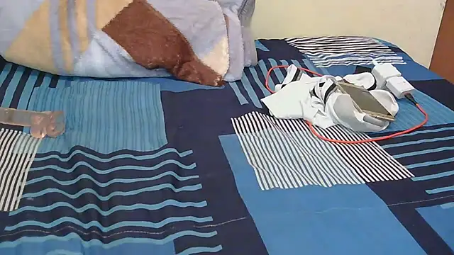 Snapshot of Pearl-Lissa chatting on October 27, 2025, 6:06 am Pearl-Lissa online show from October 27, 2025, 6:06 am