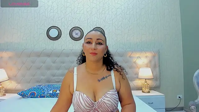 Snapshot of VaniaRose chatting on October 27, 2025, 8:13 pm VaniaRose online show from October 27, 2025, 8:13 pm