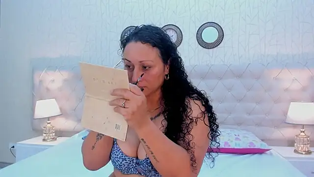 Snapshot of VaniaRose chatting on November 11, 2025, 1:22 pm VaniaRose online show from November 11, 2025, 1:22 pm