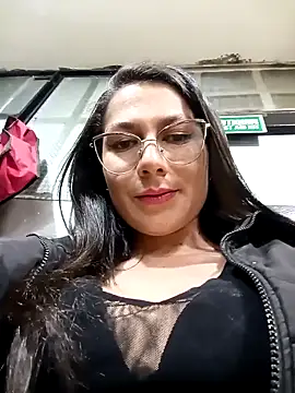 Mia-love-03 online show from October 9, 2025, 10:19 pm