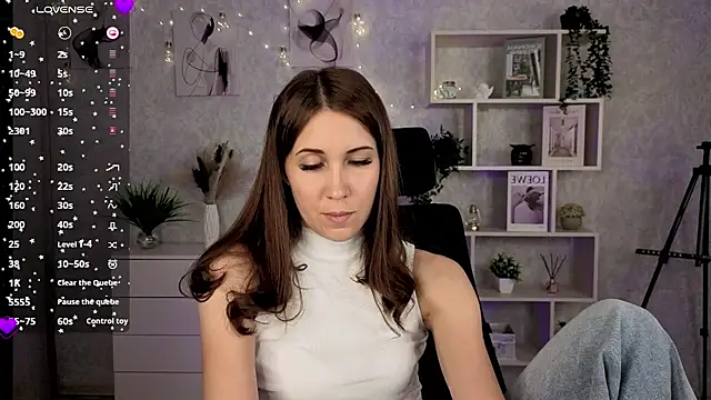 DreamVelour online show from October 6, 2025, 9:12 pm