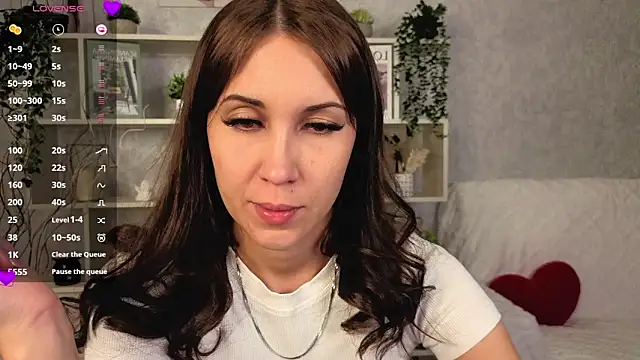 DreamVelour online show from December 2, 2025, 8:04 pm