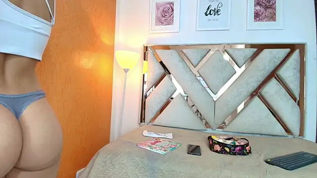 Snapshot of Lia_Roseh chatting on October 6, 2025, 7:11 pm Lia Roseh online show from October 6, 2025, 7:11 pm